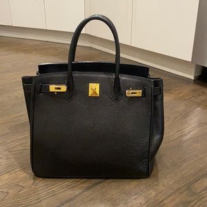 Italian leather bag that looks exactly like your dream bag